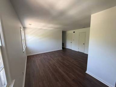 Main picture of 6709 N University St