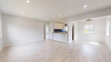 Main picture of 2842 May Ave