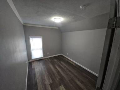 Main picture of 170 Park Ave