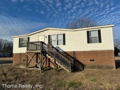 Main picture of 102 Hemlock Ln