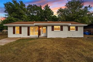 Main picture of 1119 Clover St