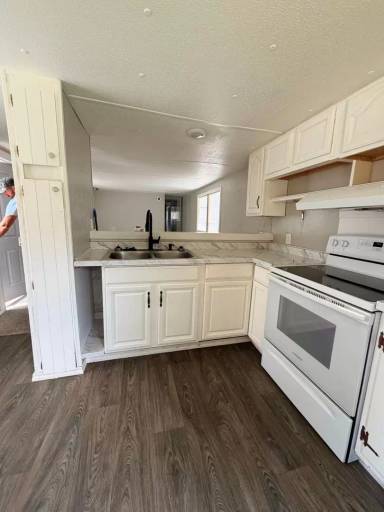 Main picture of 315 Thompson Rd