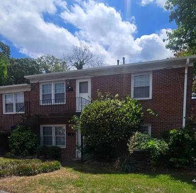 Main picture of 911 Morehead Ave