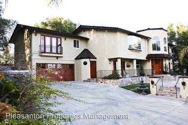 Main picture of 18 Golf Rd