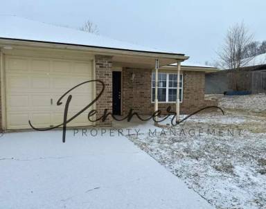 Main picture of 400 N Austin St