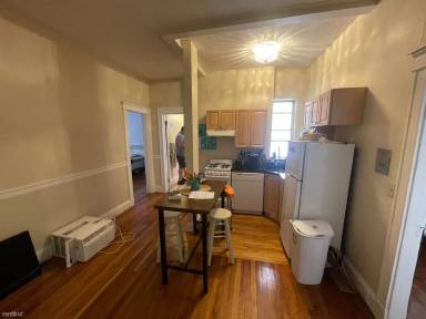 Main picture of 1197 Commonwealth Ave