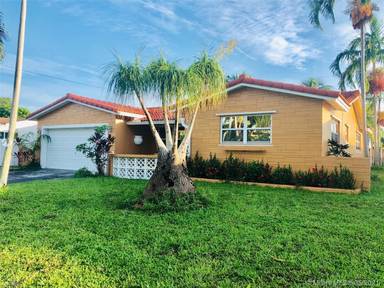 Main picture of 839 S Highland Dr