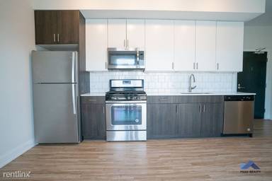 Main picture of 1879 N Milwaukee Ave