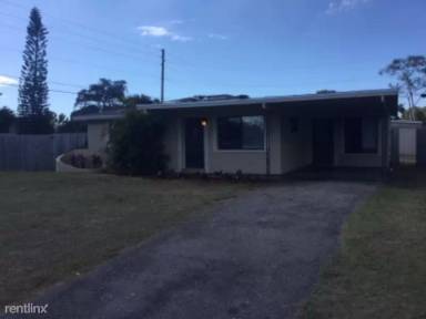 Main picture of 10722 109th St