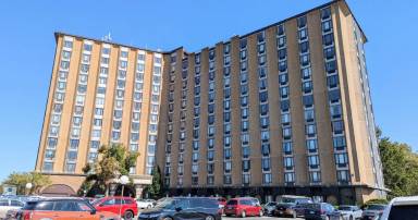 Main picture of One Renaissance Place