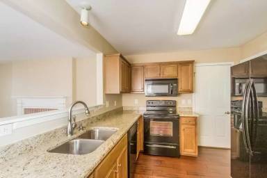 Main picture of 1014 Persimmon Dr