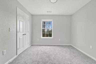 Main picture of 500 Kraft St