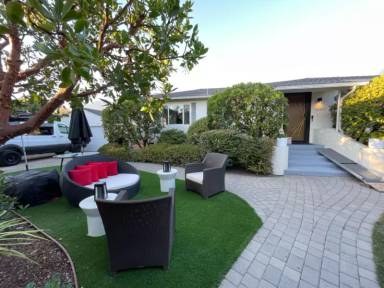 Main picture of 2166 E Valley Rd