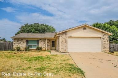 Main picture of 3705 South Ct