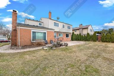 Main picture of 26060 Wilson Dr