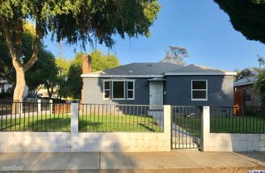 Main picture of 1570 Mentone Ave