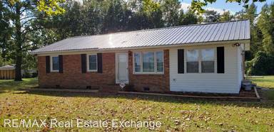 Main picture of 946 Warwick Mill Rd