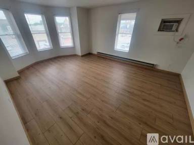 Main picture of 614 King St