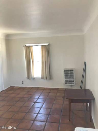 Main picture of 1032 S Redondo Blvd