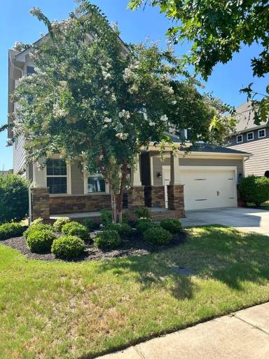Main picture of 3004 Oakmere Rd