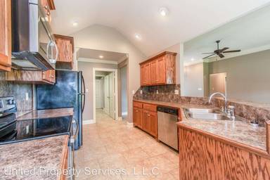 Main picture of 904 Lillian Michel Dr