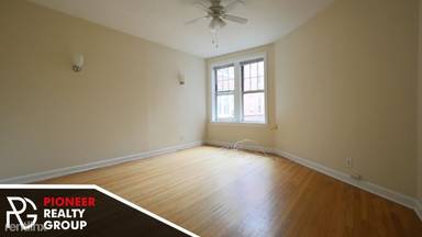 Main picture of 550-60 W Aldine Ave