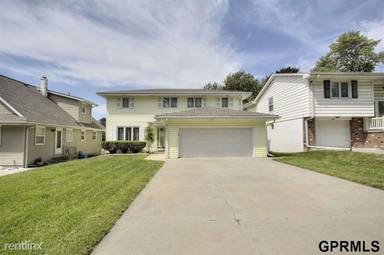 Main picture of 3742 S 48th Ave