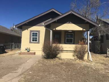 Main picture of 1107 W 15th St