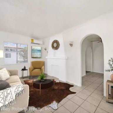 Main picture of 5726 5730 1/2 Aldama Ave