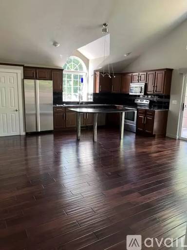 Main picture of 3427 W Northwest Blvd