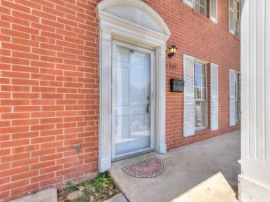 Main picture of 1309 Rebecca Ln