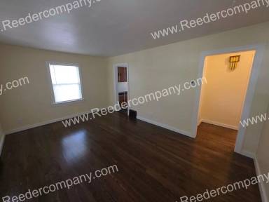 Main picture of 135 N Harvey St
