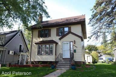 Main picture of 2023 E 9th St