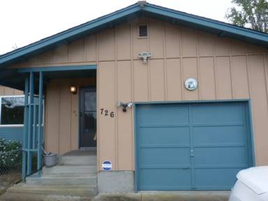 Main picture of 726 E 6th St