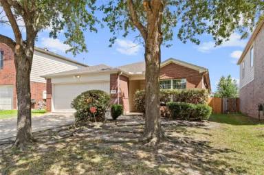 Main picture of 715 Cypresswood Rdg