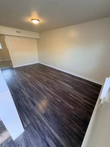 Main picture of 411 W Duval St