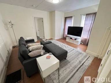 Main picture of 70 Linwood St