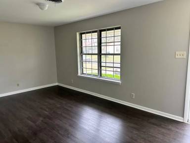 Main picture of 5 Windy Oaks Ct