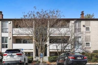 Main picture of 5608 Bloomfield Dr