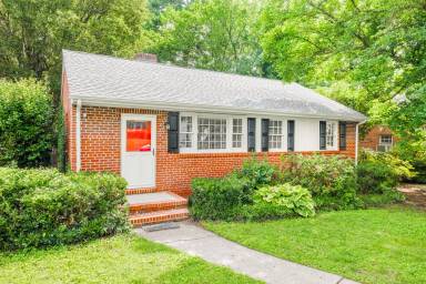 Main picture of 4802 W Grace St