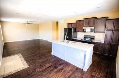 Main picture of 412 E Harrison St