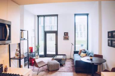 Main picture of 853 W Madison St