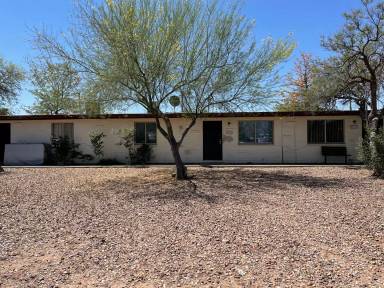 Main picture of 4206 E Los Robles St