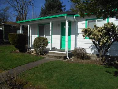 Main picture of 1831 SE Bidwell St