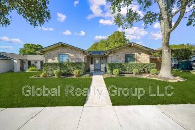Main picture of 105 Bolerio Dr
