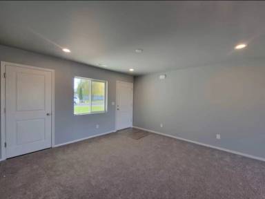 Main picture of 196 E Montmorency Blvd