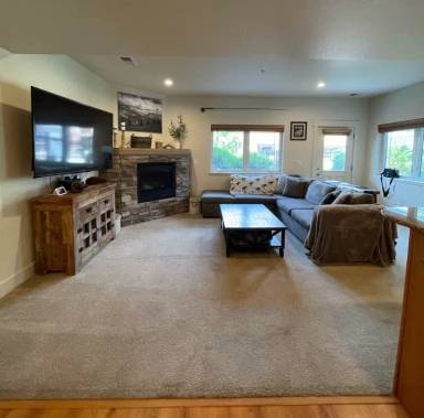 Main picture of 526 Silverleaf Dr