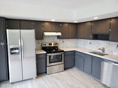 Main picture of 8075 SW 107th Ave