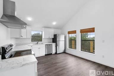 Main picture of 150 Hart Ln