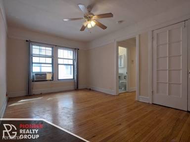 Main picture of 512-20 W Cornelia Ave